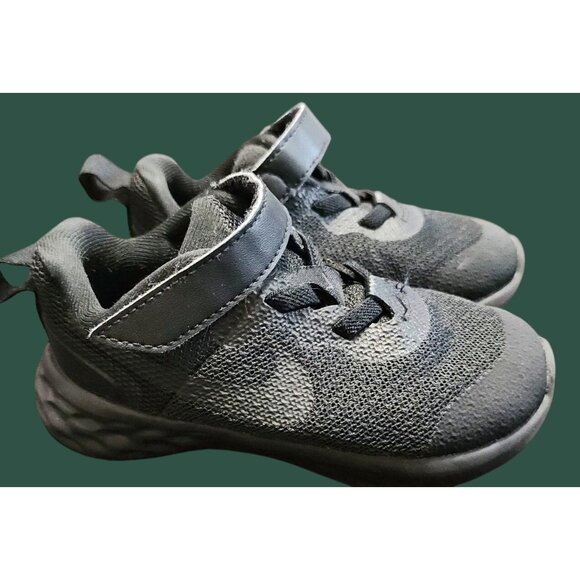 Nike Baby Boys Black Sneakers 6c Lightweight Fabric Hook Loop Closure Comfortab - Picture 1 of 7